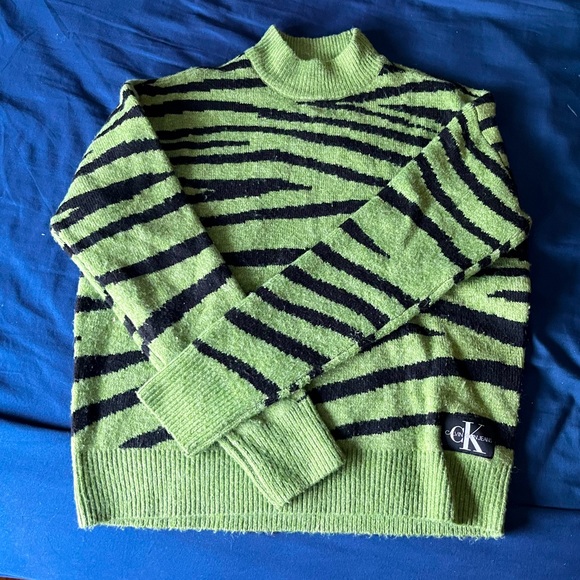 Green Zebra Striped Calvin Klein Sweater - Picture 1 of 3